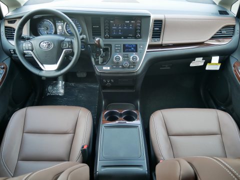 トヨタ　シエナ　USトヨタ車　人気ミニバン　カッコいい車　両側パワースライドドア　パワーバックゲート　最上級グレード　ダブルサンルーフ　安全装備　 (5)